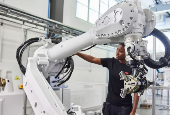 industrial robot integrator 590x400